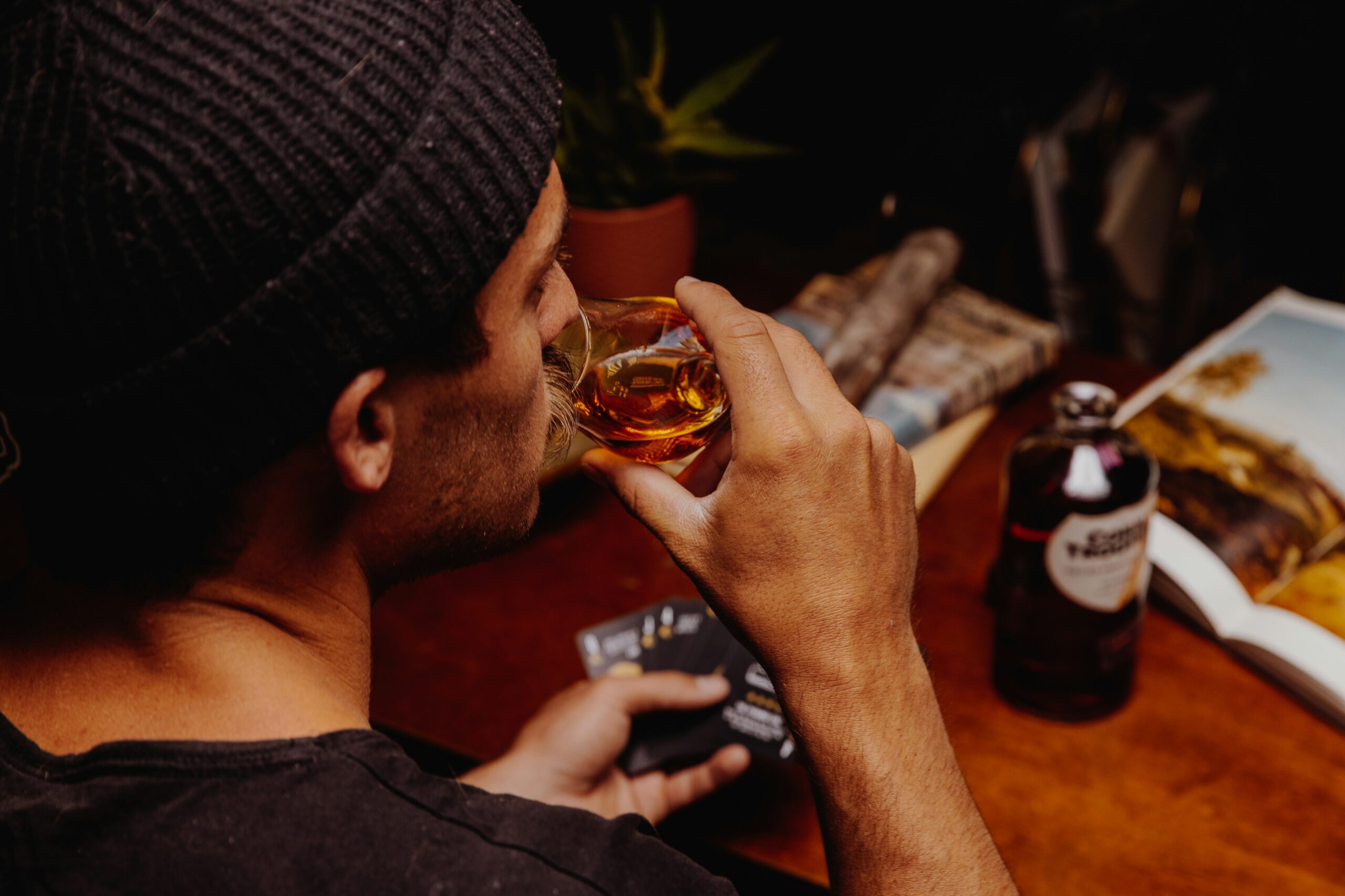 drinken van een glas alcohol